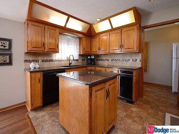 5th image of 403 Summerset Dr