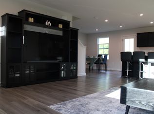 67 Spicewood Dr, Amelia, OH 45102