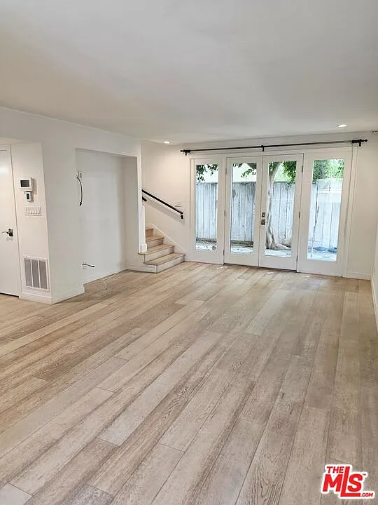 2 bed, 1.5 bath, 1140 sqft, $6,750 — Photo 2