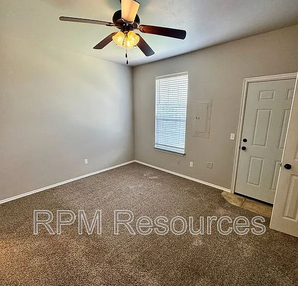1818 Post Oak Rd — Photo 12