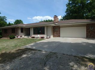 6444 SE Shadden Rd, Berryton, KS 66409
