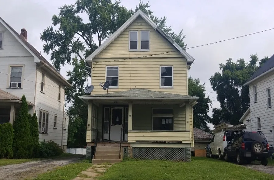 231 Sexton St photo 1