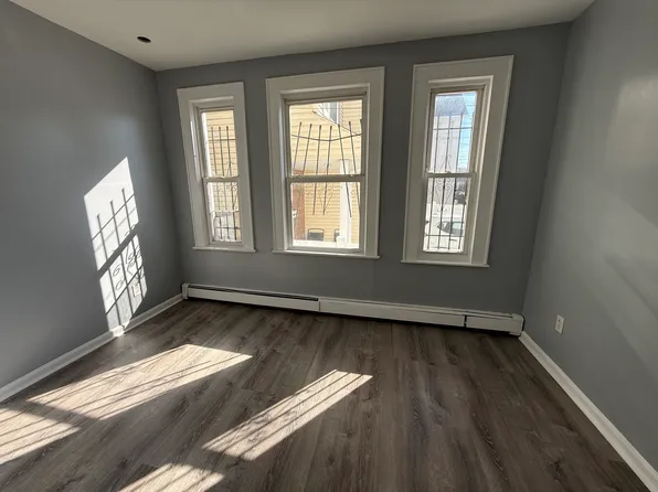 450 S 18th St #1, Newark, NJ 07103