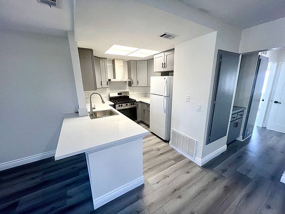3rd image of 44030-44042 25th St W #B7