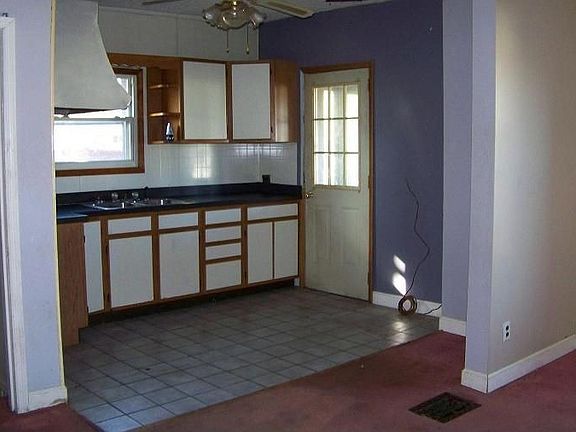 5th image of 1644 Manhattan Ave