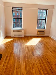 Rented by Metropolis Real Estate of Manhattan
