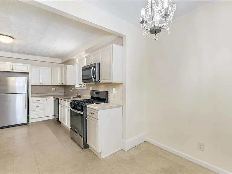 335 Salem St #2 — Photo 10