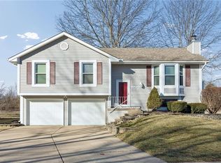 900 Shiloh Ct, Liberty, MO 64068