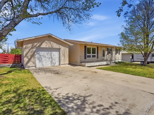 1501 Brentwood St, Rapid City, SD 57701