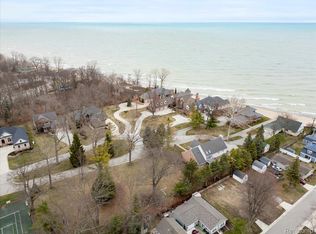 2995 Sandy Oaks Ln, Fort Gratiot, MI 48059
