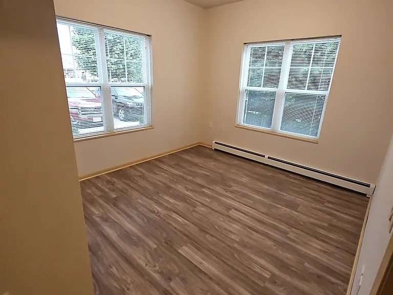 1479 Pleasant St — Photo 12