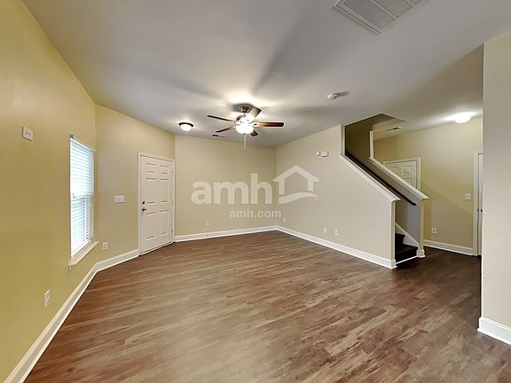 3rd image of 1044 Kings Mountain Ln