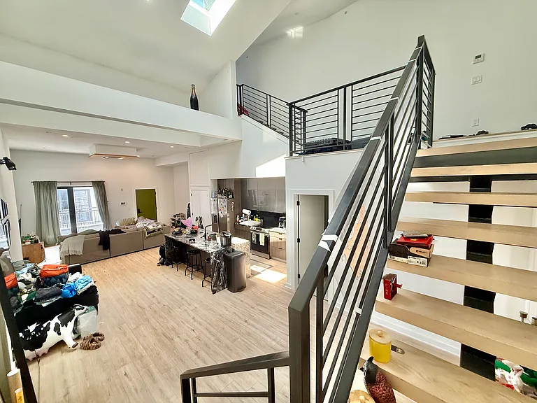 1306 N Front St #F4 — Photo 3
