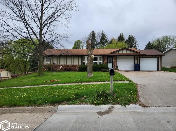 1205 Settlers Ln, Denison, IA 51442