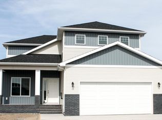 738 30th Ter E, West Fargo, ND 58078