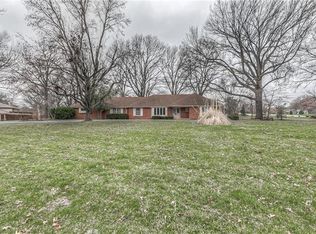 8900 Mission Rd, Prairie Village, KS 66206