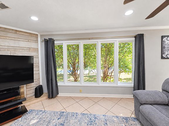 2nd image of 2101 Wilson Blvd