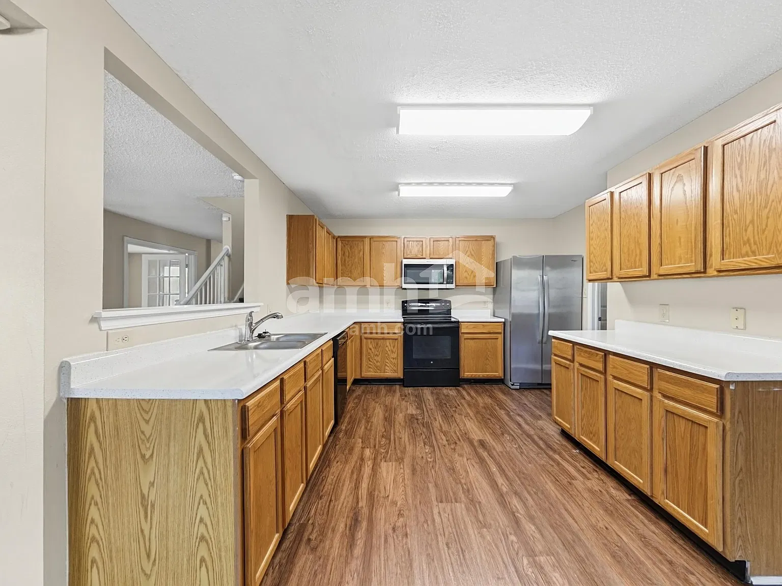 3 bed, 2.5 bath, 3036 sqft, $2,425 — Photo 3