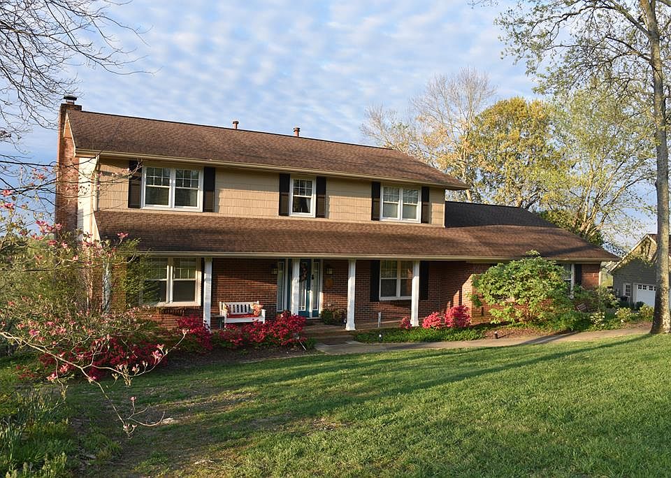 1st image of 831 Windy Hill Dr