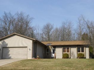 230 Williamsburg Rd, Lansing, MI 48917