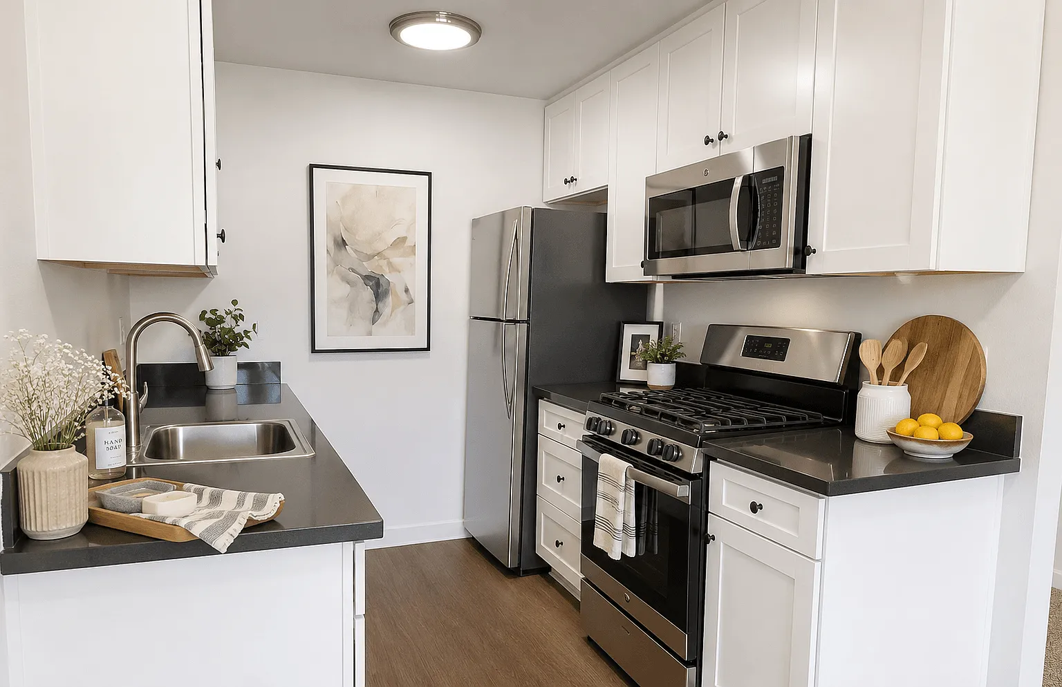 The Fairway Apartments — Photo 2