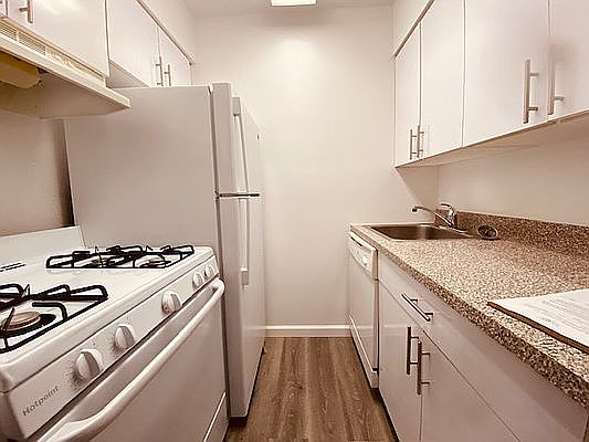 2nd image of 12320 82nd Ave APT 2A
