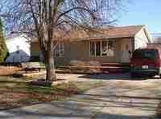 1237 Eleanor Dr, Waterloo, IA 50701