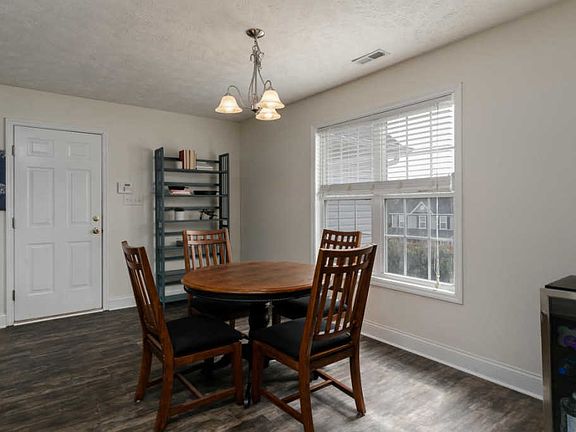 5th image of 217 Rolling Creek Dr