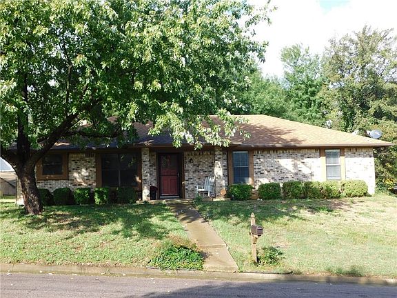 2nd image of 3011 Belle Ave