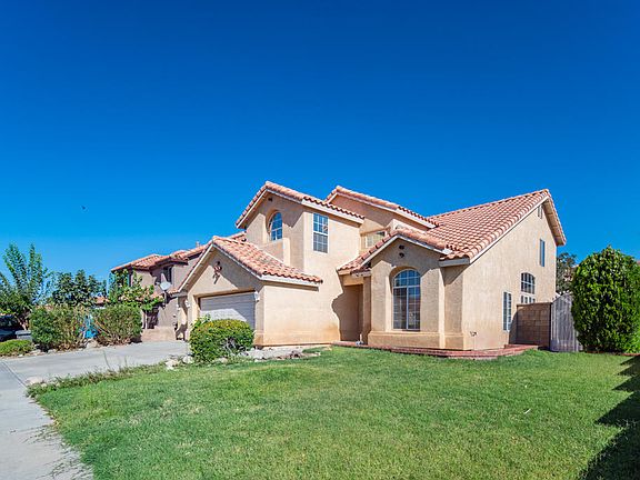 3rd image of 5737 Blue Sage Dr