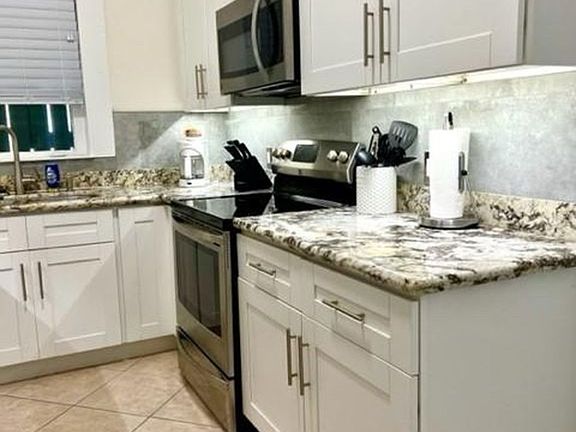 4th image of 901 Truman Ave APT 1