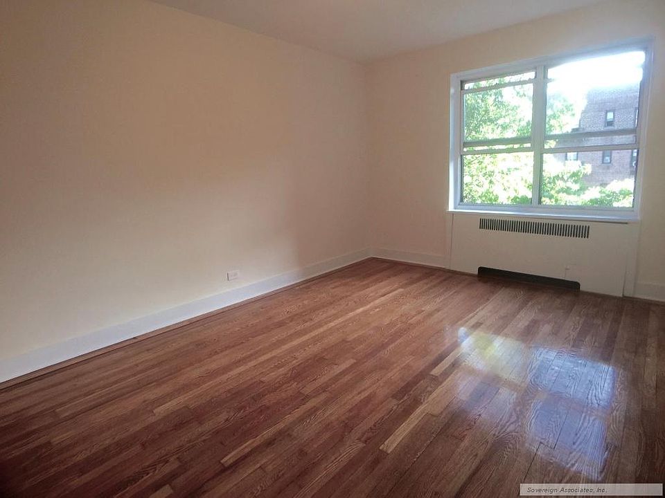 1st image of 100 Bennett Ave APT 5F
