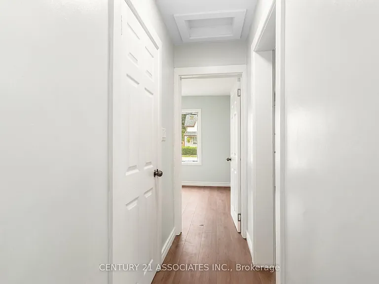 48 King St — Photo 20