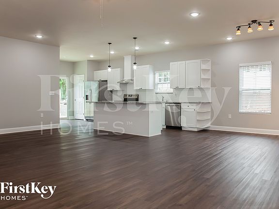 4th image of 5039 Tuckaseegee Rd