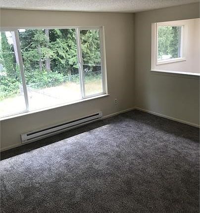 4th image of 1746 California Ave E