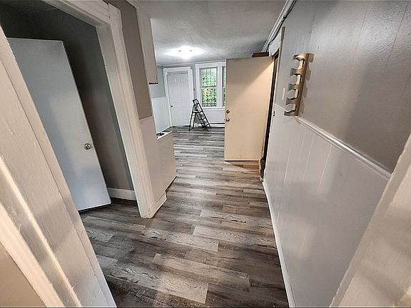4th image of 308 Willow St