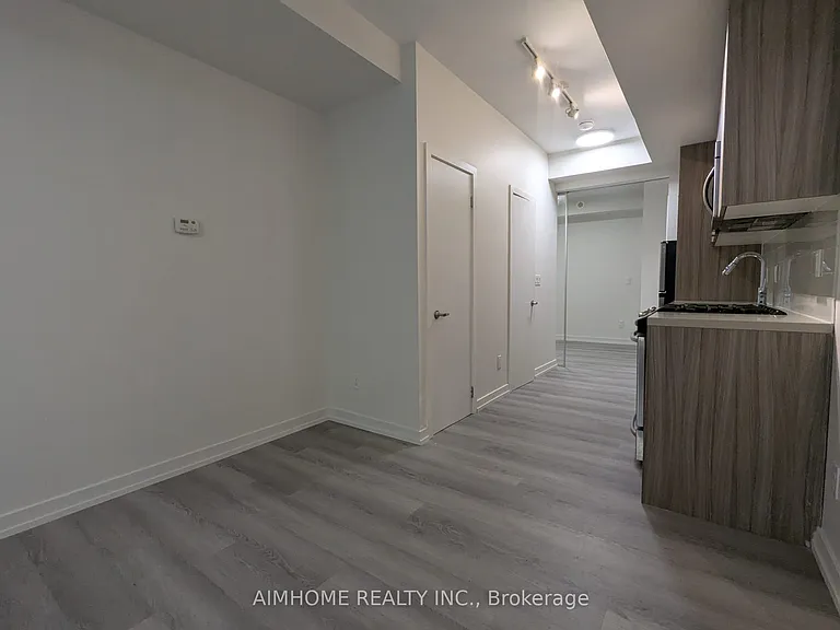 140 Broadview Ave #40 — Photo 5