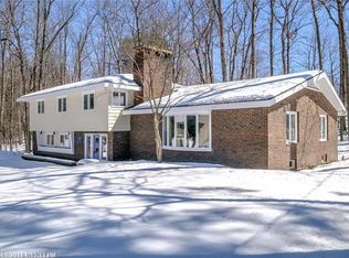 54 Oakland St, Auburn, ME 04210