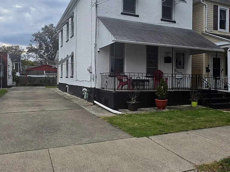 372 W Academy St — Photo 25