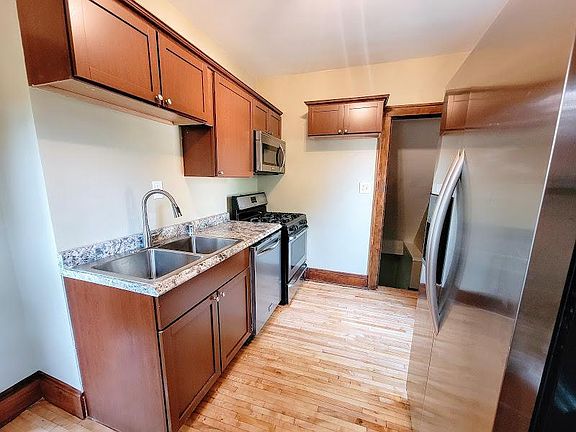 4th image of 3946 Girard Ave N