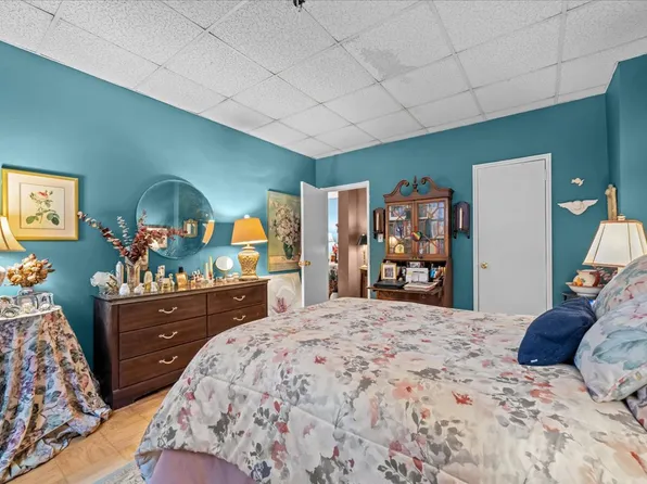 3200 Netherland Avenue image 8 of 18