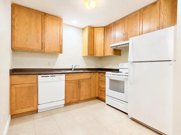 1 Main St W #408, Kingsville, ON N9Y 1H2