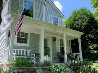 750 Golden Oak Cir, Crystal Lake, IL 60014