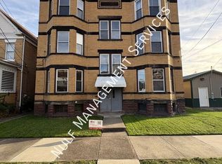 363 2nd St #301, Pitcairn, PA 15140