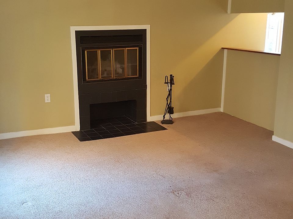 Spacious living room