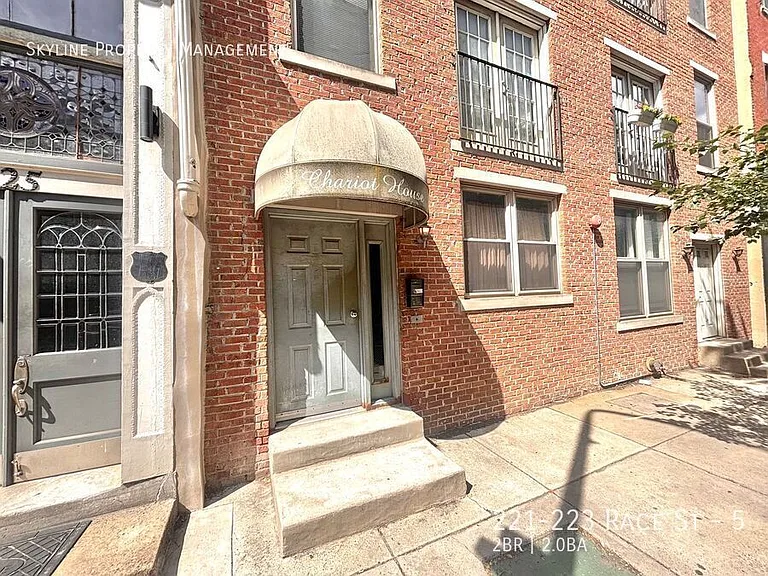 221-223 Race St #5 — Photo 1