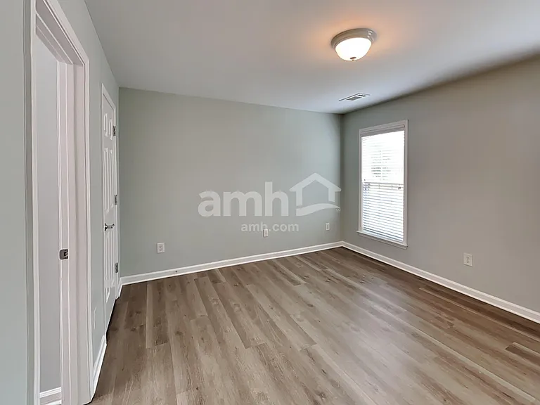 811 Greenwood Xing — Photo 13