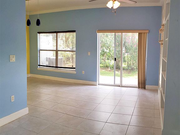 3rd image of 300 King Neptune Ln