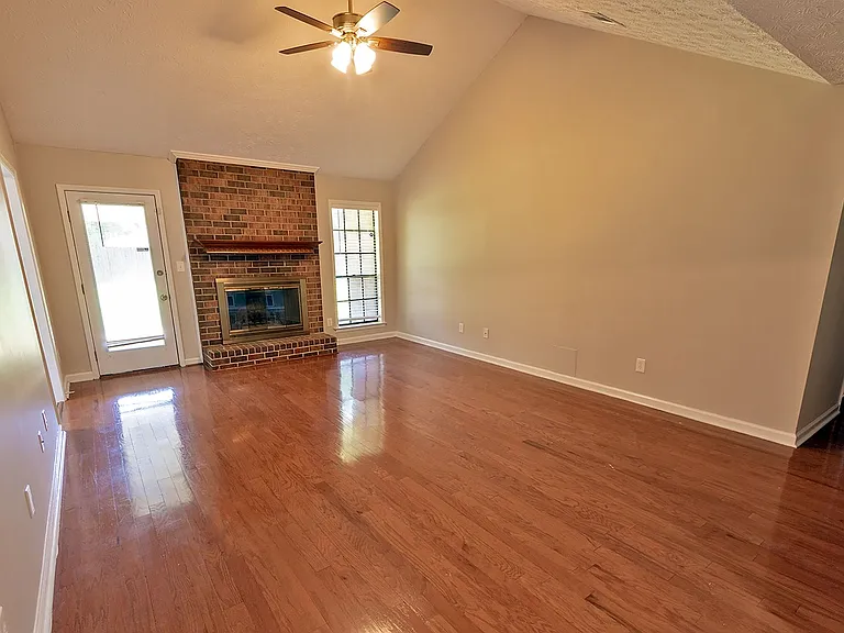 7125 Breckenridge Dr — Photo 4