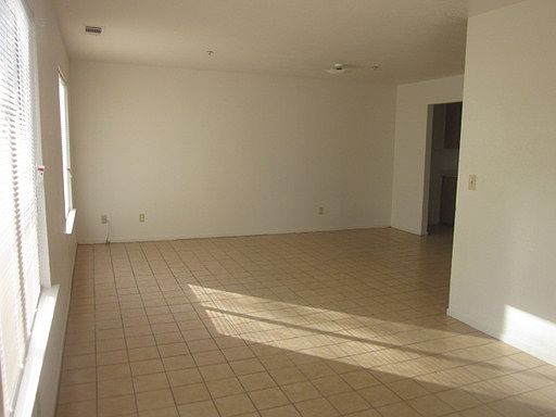 2nd image of 619 E Houston Ave APT C